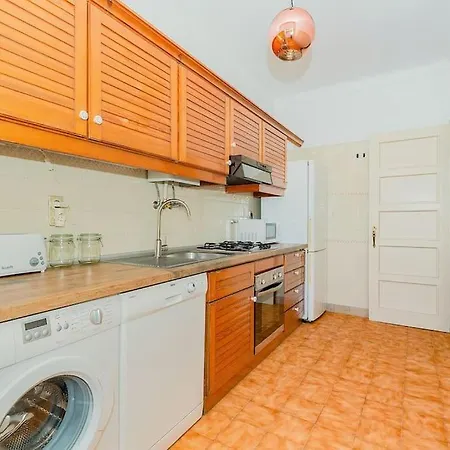Elegant Interior Apt For 6P - 10Mins To Baixa *