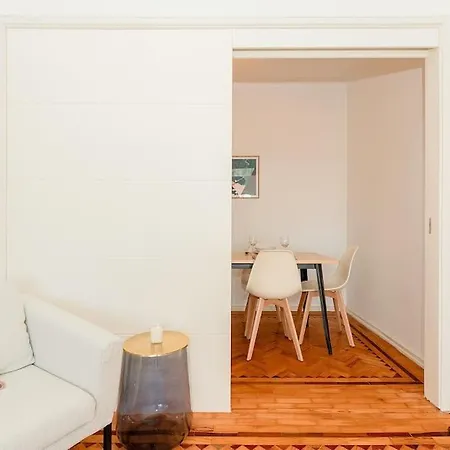 Elegant Interior Apt For 6P - 10Mins To Baixa Appartamento Lisbona