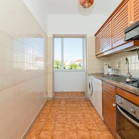 Elegant Interior Apt For 6P - 10Mins To Baixa Lissabon