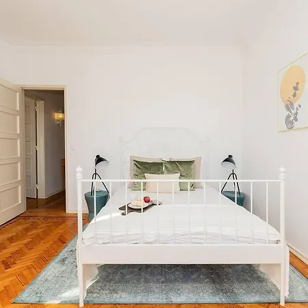 Apartment Elegant Interior Apt For 6P - 10Mins To Baixa